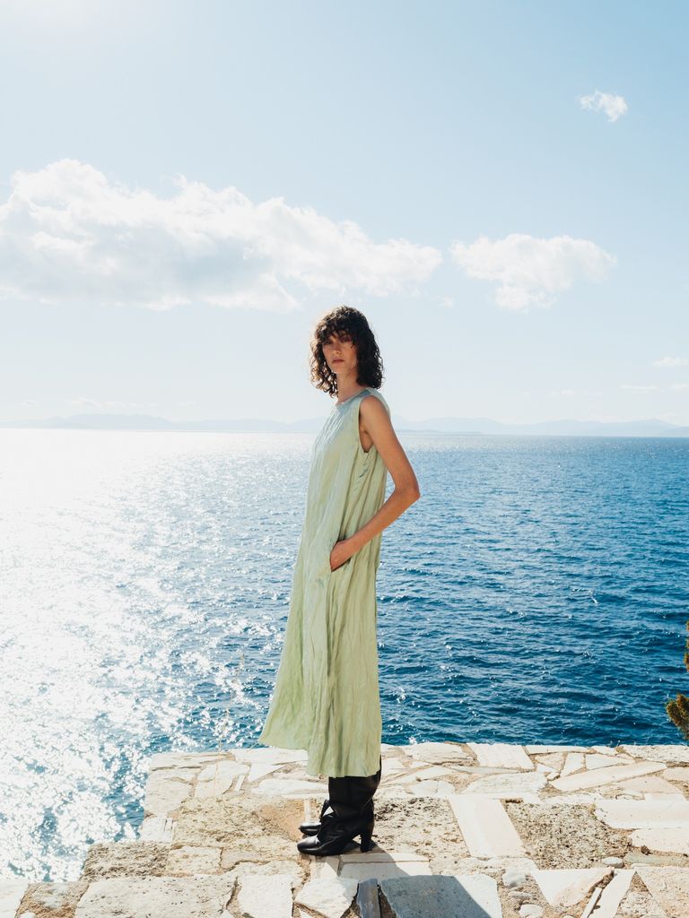 Robe en satin de viscose froissé