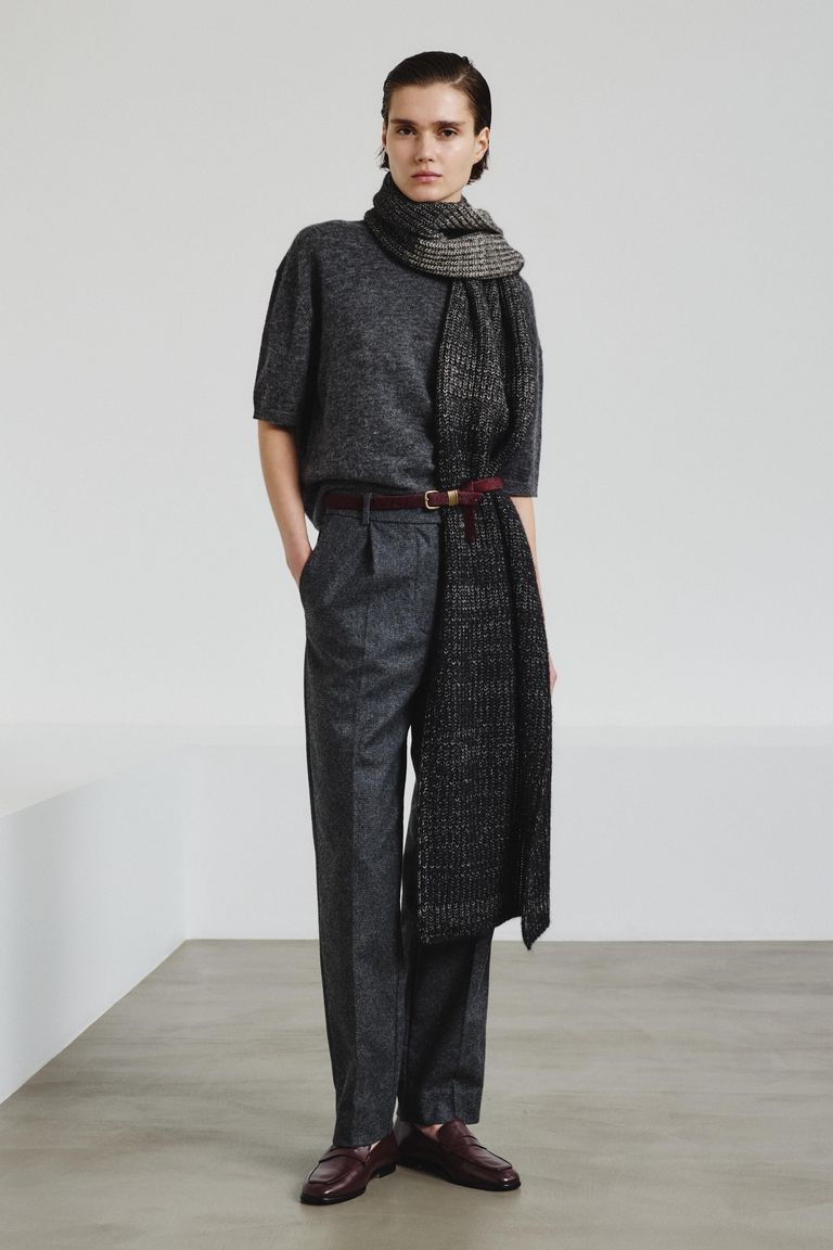 Trousers in micro hounstooth