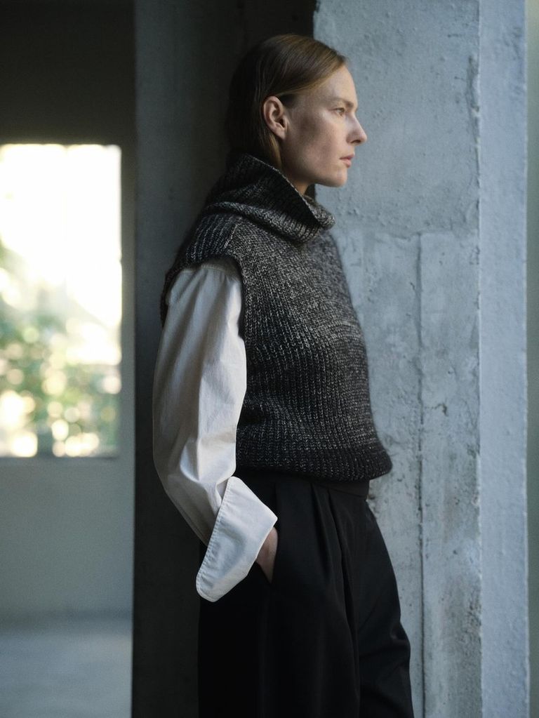 Essential knitwear, elevated by texture and tone.

#POMANDÈRE #FW25