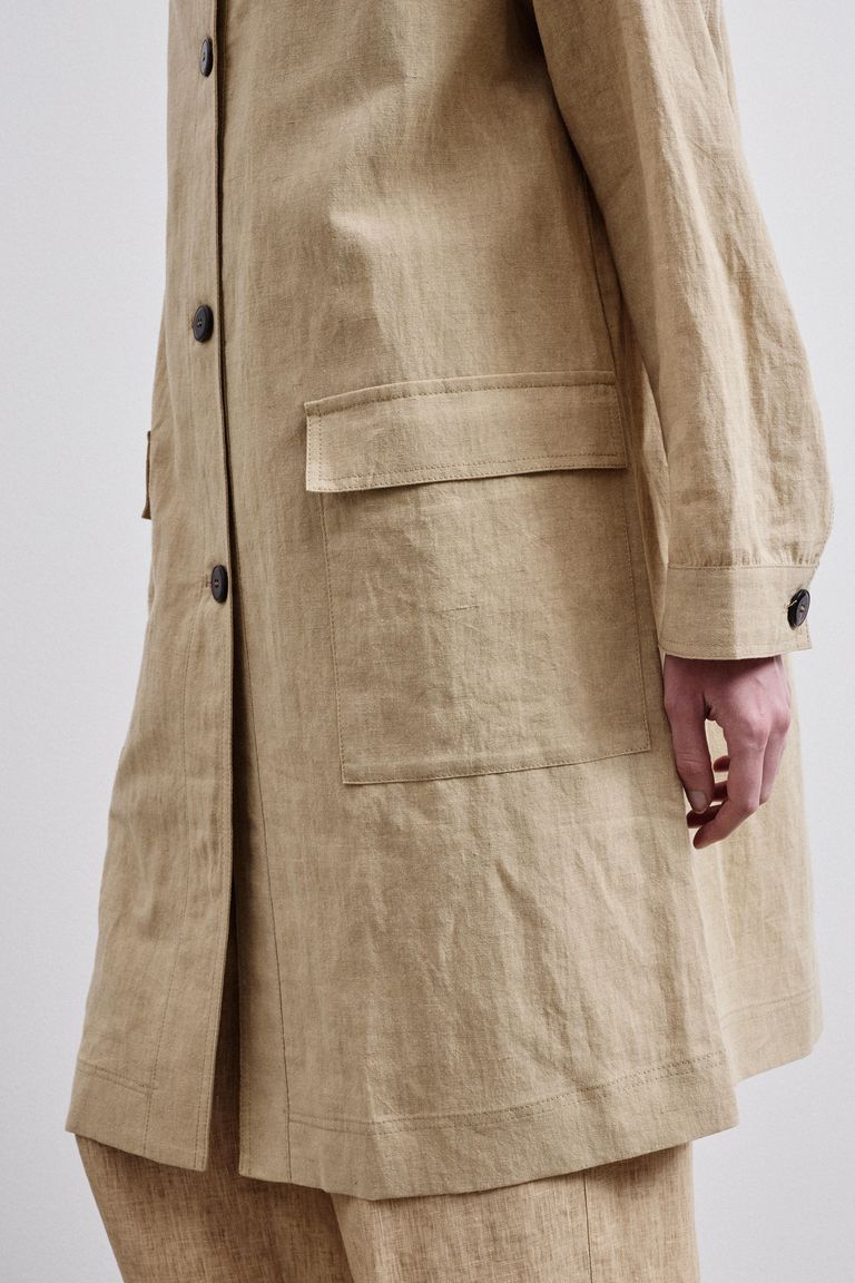 Coat in cotton and linen twill