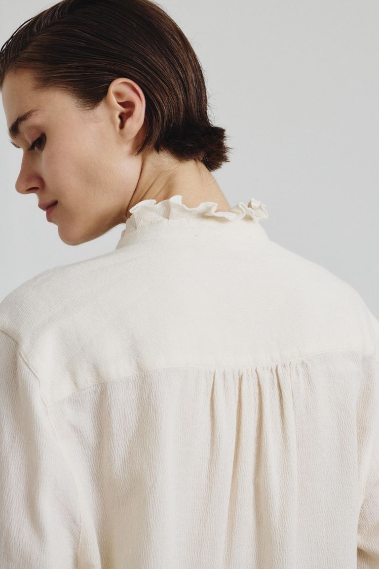 Feminine jacquard crepe shirt