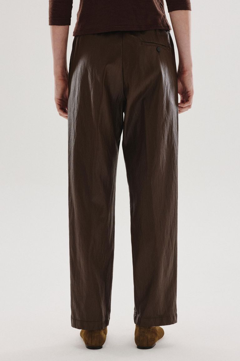 Pantalone jogging in ecopelle mogano
