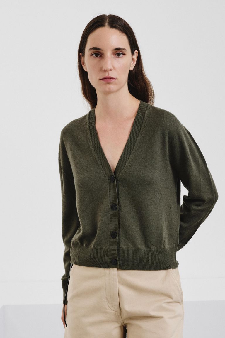 Cardigan in maglia di lana rasata militare